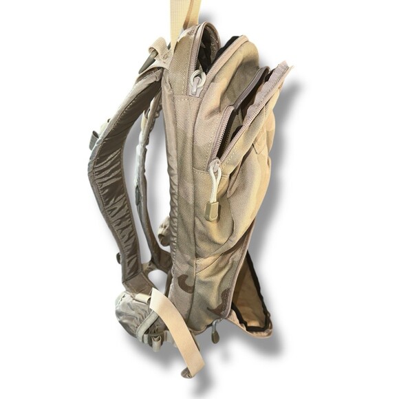CamelBak Maximum Gear MULE Hydration Pack Desert Camo Cordura Tactical - Picture 9 of 16